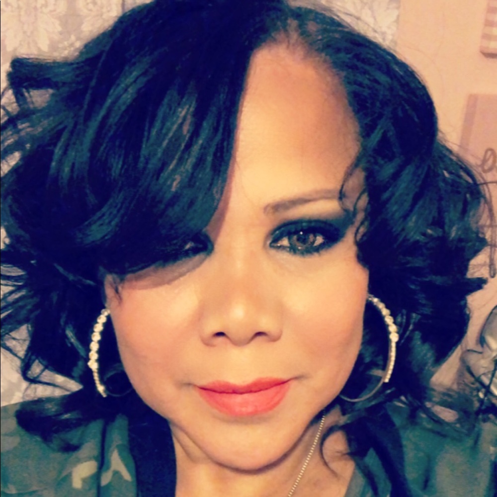 Meet your Posher, Jackeline